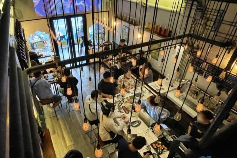 เซ้งร้านอาหาร-บาร์ สีลม ซอยคอนแวนต์ ใจกลางย่านออฟฟิศ คนเดินผ่านตลอดทั้งวันทั้งไทย และต่างชาติ
