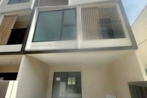 ให้เช่า ทาวน์โฮม 2.5 ชั้น หลังใหม่ แปลงมุม ติดสวน โครงการอัลติจูด คราฟ บางนา