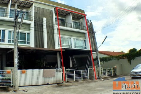 ขายทาวน์เฮ้าส์ หมู่บ้านนลิน อเวนิว 2 ซอยรามคำแหง 144 เนื้อที่ 17 ตร.ว. สภาพใหม่ ต่อเติมแล้ว