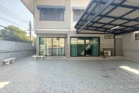 HR 5987 ให้เช่าบ้านเดี่ยว2ชั้นย่านโชคชัย4ลาดพร้าวลาดพร้าววังหินเสนานิคม เหมาะอยู่อาศัยและทำโฮมออฟฟิศใกล้MRTโชคชัย4