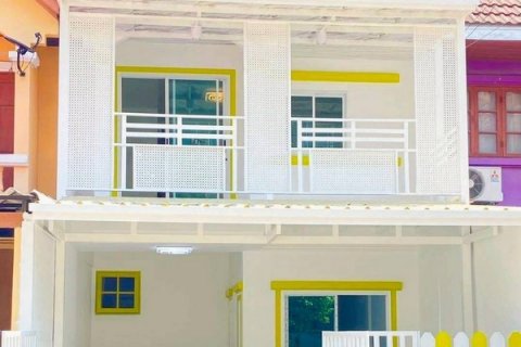 หมู่บ้านจิตรัตนา ถนนบางบัวทอง-สุพรรณบุรี ถนนเมน ตกแต่งใหม่ทั้งหลังพร้อมอยู่ค่ะ