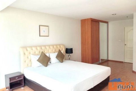 The Capital Sukhumvit 30 Pet Friendly spacious private 3rd floor BTS Phrom Phong