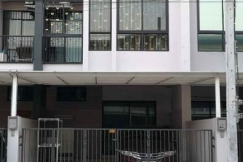 BH1155 ขายทาวน์โฮม 2 ชั้น หมู่บ้านไทม์โฮม 2 เขตประเวศ กรุงเทพ ใกล้มอเตอร์เวย์ พร้อมอยู่