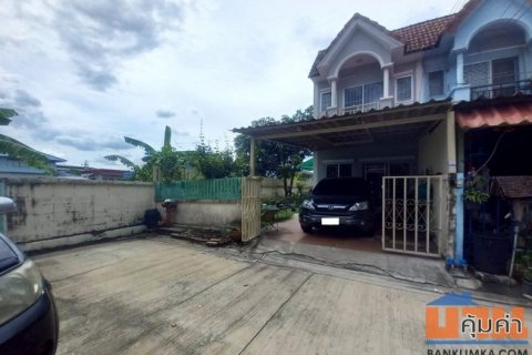 ขายทาวน์เฮ้าส์ หมู่บ้านรินทิชา ซอยร่มเกล้า 6 เนื้อที่ 34 ตร.ว. 2 ชั้น 2 นอน 2 น้ำ