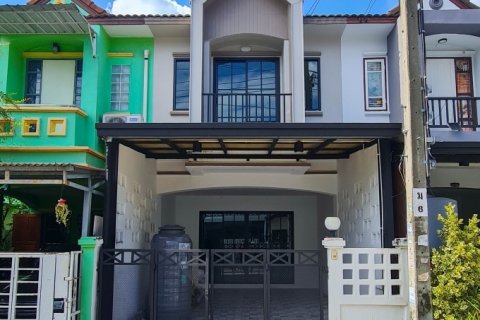 ขาย ทาวน์เฮ้าส์2ชั้น ใกล้โรงเรียน ตลาด สิ่งอำนวยความสะดวกครบ มบ.เคซีรามอินทรา3 ถ.หทัยราษฎร์39 รีโนเวทใหม่