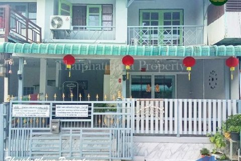 ขายทาวน์เฮ้าส์ บ้านพฤกษา 15 ต่อเติมเรียบร้อย ทำเป็นออฟฟิศได้