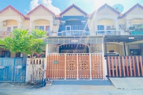 หมู่บ้านชายคลอง เทพารักษ์ กม.23 บ้านสวย รีโนเวทใหม่ ตกแต่งพร้อมอยู่