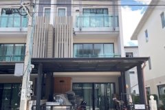 ขายทาวน์โฮม 3 ชั้นครึ่ง โครงการทาวน์ อเวนิว โคโคส พระราม 2 ทำเลดี เดินทางสะดวก