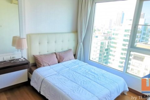 Ivy thonglor is a LUXURY condo in the heart of thonglor Fully Furnished 4 beds 4 baths all your floor 10th