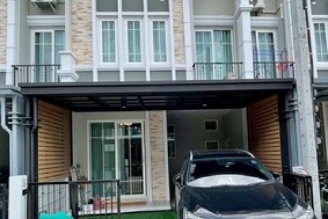 LVPU53251 ให้เช่าทาวน์โฮมโกลเด้นทาวน์รามอินทรา - วงแหวน (Golden Town Ramintra - Wongwaen) ติดถนนใหญ่ หลังแฟชั่นไอส์แลนด์
