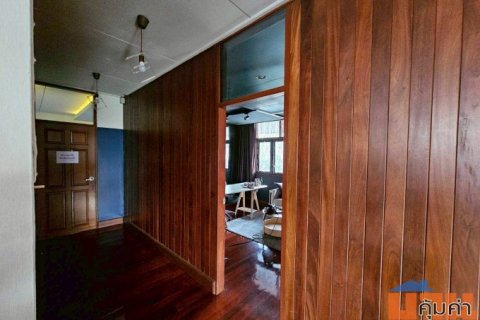 Rent Single Big House171 sq.wah or about 684 sqm. no decoration very good location central of Bangkok Lat Phrao Road
