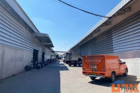 ให้เช่าโกดัง 550 ตรม.ซอยนวลจันทร์ 21 พร้อมออฟฟิศ และห้องน้ำในตัว รถเทรลเลอร์เข้าออกได้ ใกล้เลียบด่วน