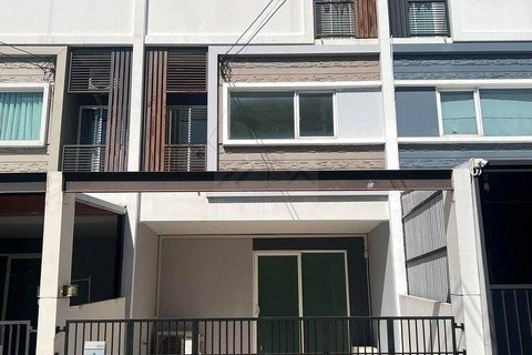 ให้เช่าทาวน์โฮม 3 ชั้น 3 ห้องนอน โครงการ พาทิโอ PATIO บางนา-วงแหวน (ซ.เจโม) ใกล้สนามบิน 15 นาที