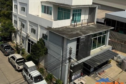 เช่า โฮมออฟฟิต 3 ชั้น เนื้อที่ 105 ตร.วา พื้นที่ใช้สอยกว่า 500 ตร.เมตร ใจกลางอมตะนคร ชลบุรี