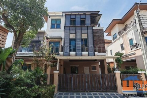 ขายและให้เช่า บ้านเดี่ยว 3 ชั้น หมู่บ้าน นนทรี รีเจ้นท์ ราชพฤกษ์ หลังมุม