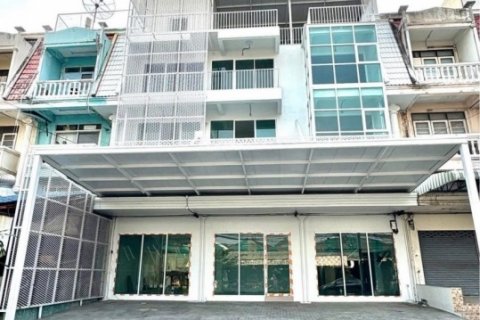 HR 6101 ให้เช่าอาคารพาณิชย์ 3 คูหา 4.5 ชั้น รามคำแหง สถานีแยกลำสาลี