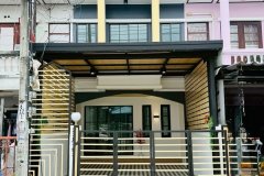 หมู่บ้านรุ่งนภา ซอยร่มเกล้า16 บ้านสวย เฟอร์ฯครบ รีโนเวทใหม่ทั้งหลัง พร้อมเข้าอยู่
