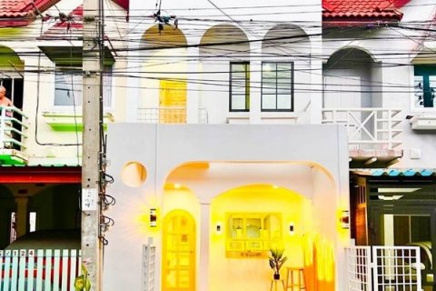 ขาย/ให้เช่าหมู่บ้านนครทองปาร์ควิว 1 ถนนบางกรวย-ไทรน้อย บ้านสวย ตกแต่งครบพร้อมเข้าอยู่