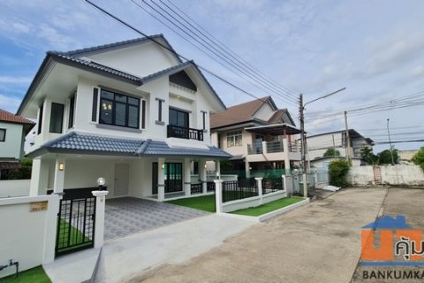 ฟลอร่าวิลล์ รังสิต เวิร์คพอยท์ บ้านเดี่ยวทำเลดี เพียง5 นาที ถึงรถไฟฟ้า