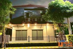 บ้านเดี่ยว2ชั้นให้เช่า 51ตรว.วิวสระว่ายน้ำ ทิศใต้ หลังมุม ถนน กาญจนาภิเษก-พระราม9