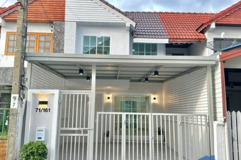 ขายถูก ทาวน์เฮ้าส์ มือสองตกแต่งใหม่ โครงการ อุบลชาติ 2 ฟรีค่าโอน
