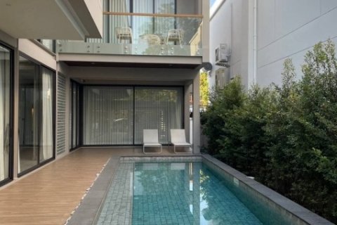 บ้านเดี่ยว 2 ชั้น สไตล์โมเดิร์น พร้อมสระว่ายน้ำส่วนตัว ตั้งอยู่ในทำเลสันกลาง - สันกำแพง ใกล้ชุมชน ใกล้ถนนวงแหวนรอบสอง เช