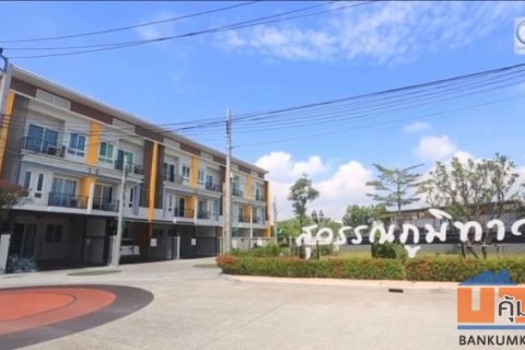 ให้เช่าหรือขายทาวน์โฮม 3 ชั้น โครงการสุวรรณภูมิทาวน์ แอท หัวตะเข้ ซอยลาดกระบัง 54/3 ติดถนน ใกล้สนามบินสุวรรณภูมิ