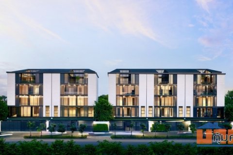 PRAN Pattanakarn 32 Penthouse Office 5 ชั้น ผสานการทำงานและใช้ชีวิตอย่างลงตัว