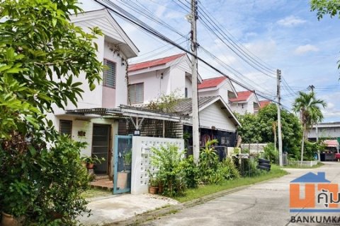 ขายบ้านเอื้ออาทร สันกำแพง เชียงใหม่  หลังตลาดในหมู่บ้าน