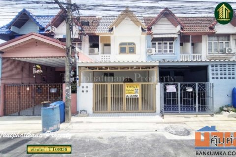 ทาวน์เฮ้าส์รีโนเวทใหม่ หมู่บ้านเด่นชัย บางเมือง ถนนเทพารักษ์ ใกล้รถไฟฟ้าสถานีทิพวัล