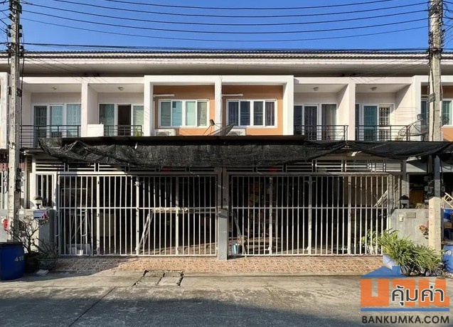 ทาวน์โฮม2หลังติดกันพร้อมเฟอร์นิเจอร์ ราคาต่อรองได้ ซื่อตรง โคซี่ รังสิต คลอง6 เฟส2